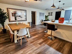 Dining - Updated 4BR/3BA Classic Scottsdale Home (Scottsdale)