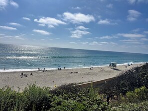 Platja a a prop, gandules de platja i tovalloles de platja