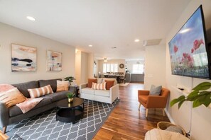 Smart TV, video games, DVD player, table football - Tiered garden beach home-Gameroom, Garden, Deck, mts to Beaches,Lagoon, Legoland (Carlsbad)