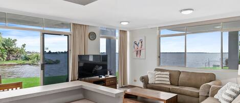 تلفزيون ذكي