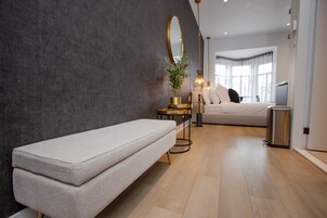 Cortinas blackout, tabla de planchar con plancha y wifi gratis