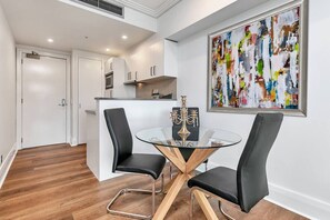 Dining - Boutique Viaduct Hideaway (Auckland)