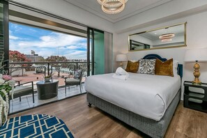 1 bedroom, desk, iron/ironing board, WiFi - Boutique Viaduct Hideaway (Auckland)