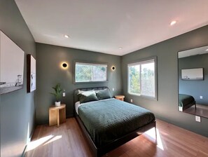 3 室のベッドルーム、アイロン / アイロン台、WiFi、ベッドシーツ