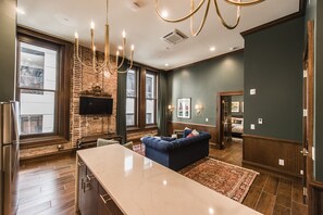 Interior - Welcome to the legendary Southern Turf Building in the heart of downtown Nashville, Tennessee! (Nashville)