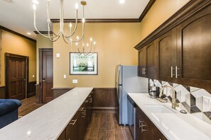 Private kitchen - Welcome to the legendary Southern Turf Building in the heart of downtown Nashville, Tennessee! (Nashville)