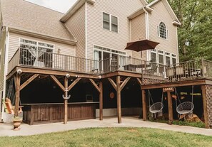 Exterior - ★Lakefront Home Gaston Getaway★6 BDR★BBQ★Sleep 22 (Bracey)