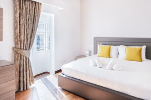 3 bedrooms, iron/ironing board, free WiFi, bed sheets - Duplex Maisonette Sliema with Jacuzzi by ArcoBnb (Tas-Sliema)