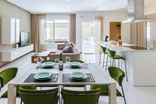 Interior - Duplex Maisonette Sliema with Jacuzzi by ArcoBnb (Tas-Sliema)