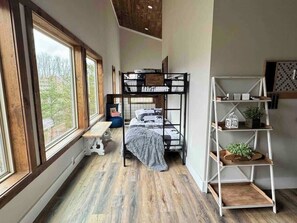 2 habitaciones, escritorio, wifi gratis y ropa de cama