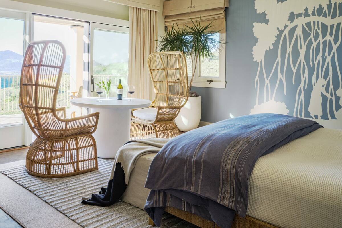 Egyptian cotton sheets, premium bedding, down comforters, free minibar