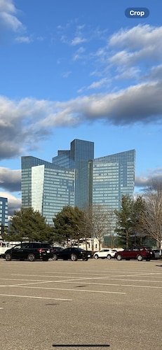 Peaceful Oasis Steps from Mohegan Sun