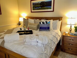 1 bedroom, iron/ironing board, travel crib, WiFi - Peaceful Oasis Steps from Mohegan Sun (Norwich)