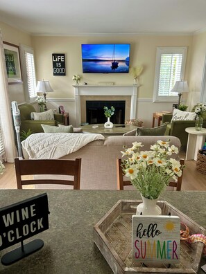 Interior - Peaceful Oasis Steps from Mohegan Sun (Norwich)