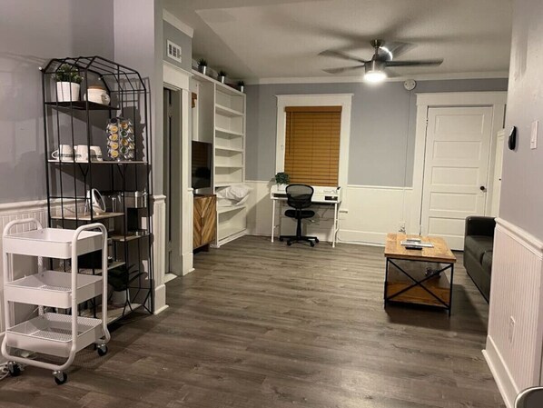 Interior - (3) 320 Unit #3 · Downtown St. Pete/Historic Old NE #3 (St. Petersburg)