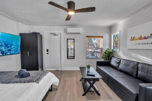 1 bedroom, desk, iron/ironing board, free WiFi