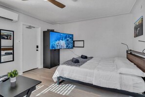 1 bedroom, desk, iron/ironing board, WiFi