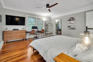 4 Schlafzimmer, Schreibtisch, Bügeleisen/Bügelbrett, Reisekinderbett