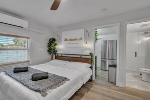1 bedroom, desk, iron/ironing board, WiFi