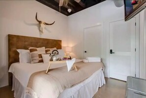 1 habitación, tabla de planchar con plancha, wifi y ropa de cama 