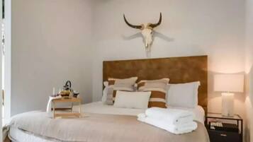 1 soverom, strykejern/-brett, wi-fi og sengetøy