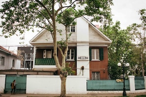 Front of property - salvador hostal&cafe (Santiago)