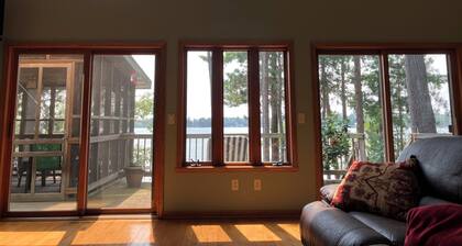 Two family, cozy, lake house retreat on Pine Lake.
