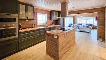 Fridge, dishwasher, coffee/tea maker