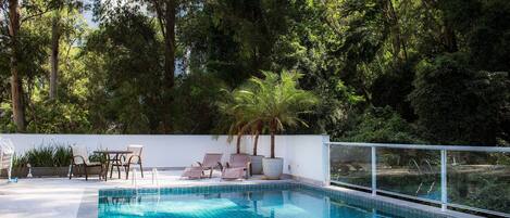 10 つの屋外プール