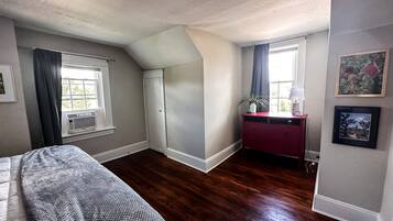 3 chambres, fer et planche à repasser, Wi-Fi, draps fournis