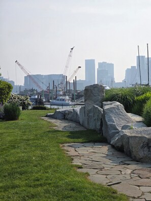 Miscellaneous - Harborside Walk to Subway (Boston)