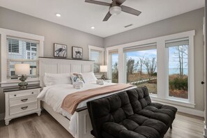 7 bedrooms, desk, iron/ironing board, travel crib - Baydream Believer Luxurious 7BR Oasis with Sound Views (Corolla)