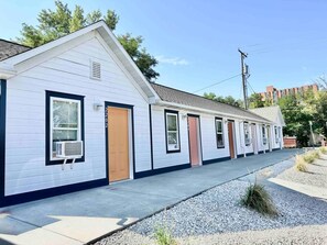 Exterior - Chic Urban Escape: Stay at 2202! Pet Friendly (Billings)