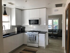 Private kitchen - Modern cottage home in Glendale + patio & parking.
(Glendale)