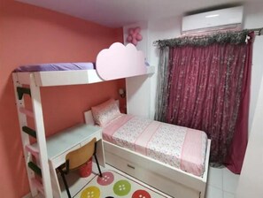1 bedroom, WiFi, bed sheets - 2 bedrooms nice view car and driver(extra charge) (Luxor Governorate)