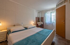 2 Schlafzimmer, Reisekinderbett, kostenloses WLAN, Bettwäsche