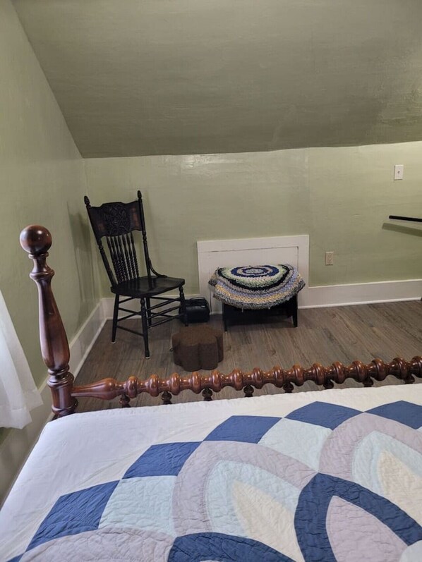 Iron/ironing board, travel crib, WiFi, bed sheets