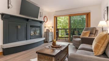 TV, fireplace, offices