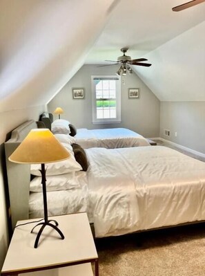 4 slaapkamers, reisbedje, wifi, beddengoed
