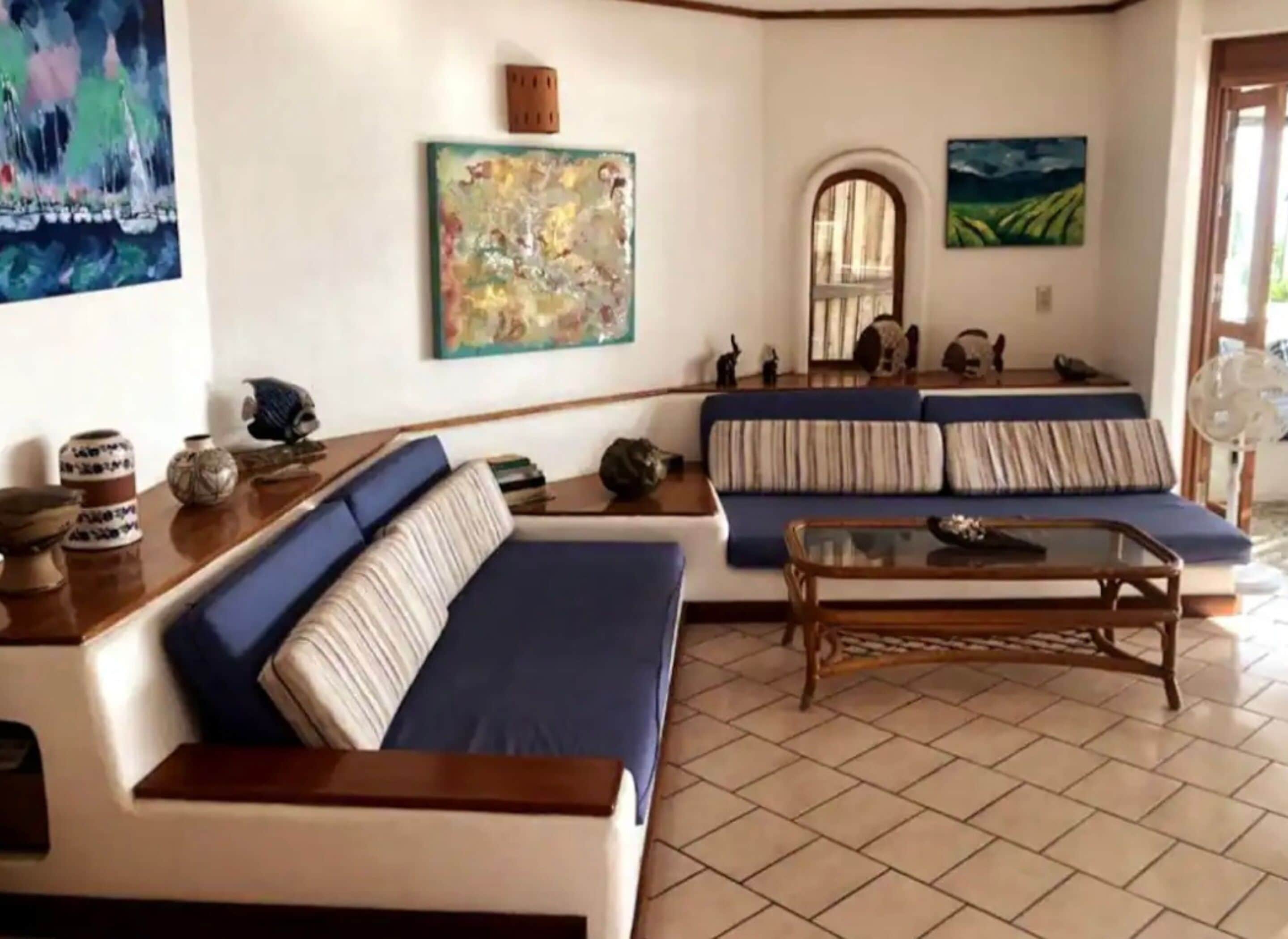 Basic Room | Living area