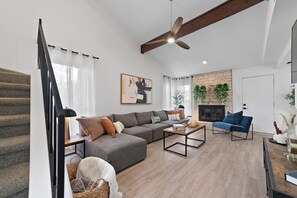 Unclassified image, 5 of 17, button - Modern Home 7 Min from Downtown (Austin)