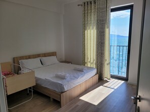 2 dormitorios, tabla de planchar con plancha, wifi y ropa de cama