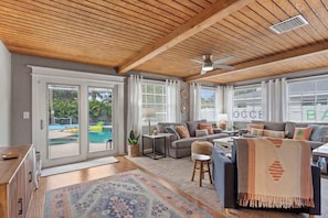 Smart TV, fireplace, video games, offices