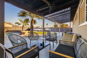 Terrace/patio - Prime Location Oasis with Pool: Perfect Getaway! (Chandler)