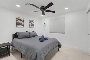 3 bedrooms, iron/ironing board, WiFi, bed sheets