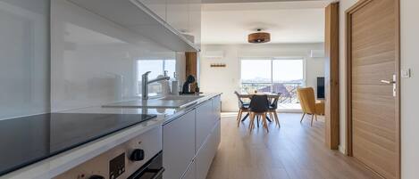 Køleskab, mikrobølgeovn, ovn, opvaskemaskine