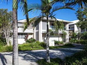 Exterior - Beachhaven - walk to beach (Yaroomba)