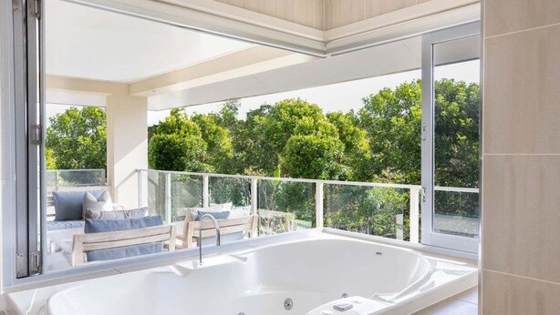 Interior - Beachhaven - walk to beach (Yaroomba)