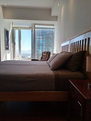 Apartment, 1 Bedroom, Patio, City View | 1 bedroom, soundproofing