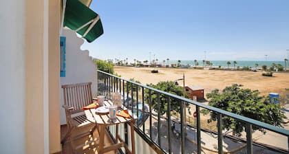 Apartment 'La Barca' with Shared Terrace, Wi-Fi and Air Conditioning